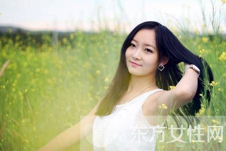 乡村艳福让人欲罢不能 激情乡野夺了她的清白之身