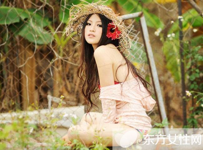 燃情高粱地上滚来滚去 黄昏下我与她的刺激一夜