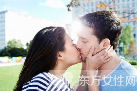 婚恋心理 让男人离不开你的七种变身术