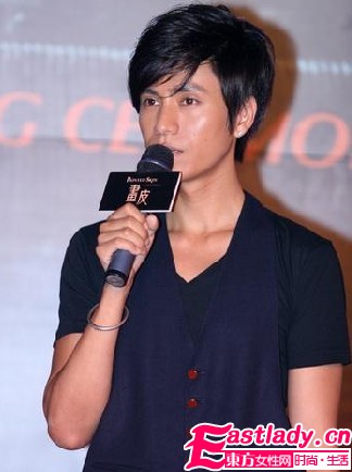 当红偶像明星 潜伏 婚姻  伪光棍 欺骗只为地位