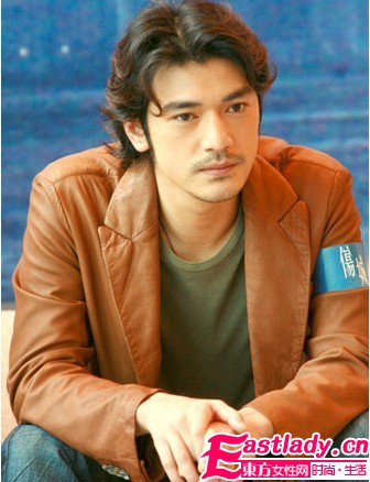 当红偶像明星 潜伏 婚姻  伪光棍 欺骗只为地位