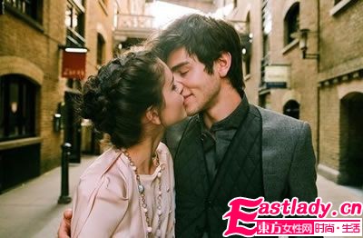 90后女孩与一个单身男人的激情爱恋