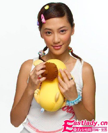 女星戏里戏外不懂检点 圈内公开演戏 抢男大战