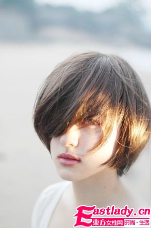 网恋男友疯狂地压在我身上