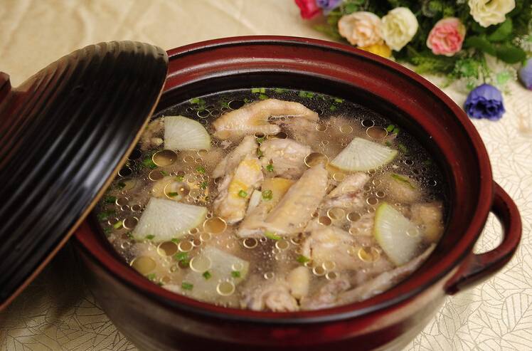 药膳鸡汤的做法 学会这招鸡汤轻松搞定