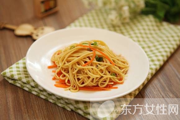 凉拌面的家常做法 让美味停不下来