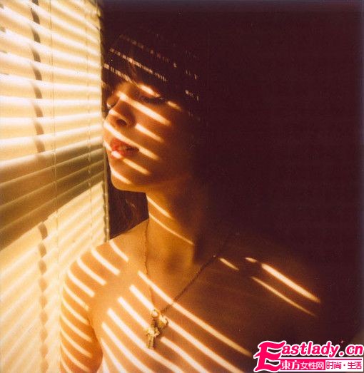 新婚夜老公逼问我积蓄在哪里