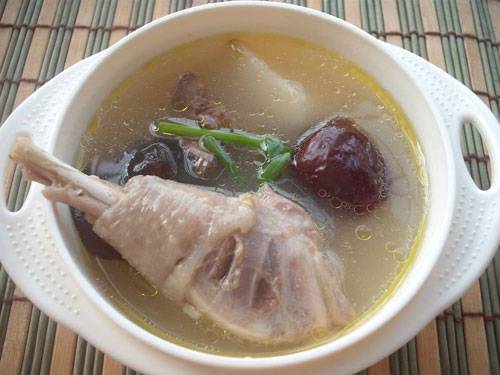 6款木耳做法及食用禁忌 排毒养颜治贫血