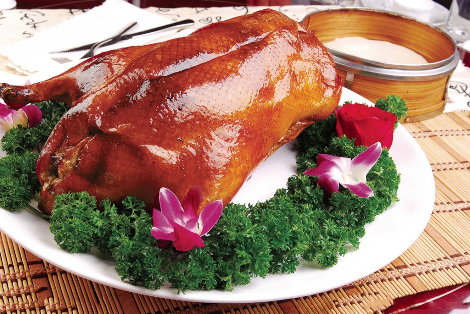 北京烤鸭家常做法大公开 吃法也要讲究