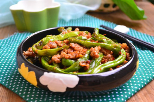 干煸四季豆怎么做好吃 揭干煸豆角的家常做法