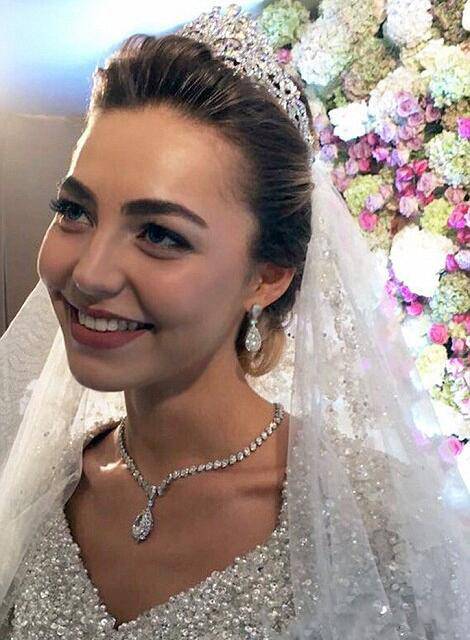 史上最 壕 婚礼现场曝光 新娘刚刚读大一