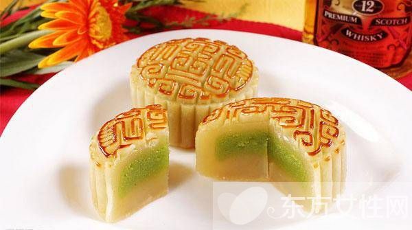 月饼的传统做法介绍 你知道月饼的由来吗