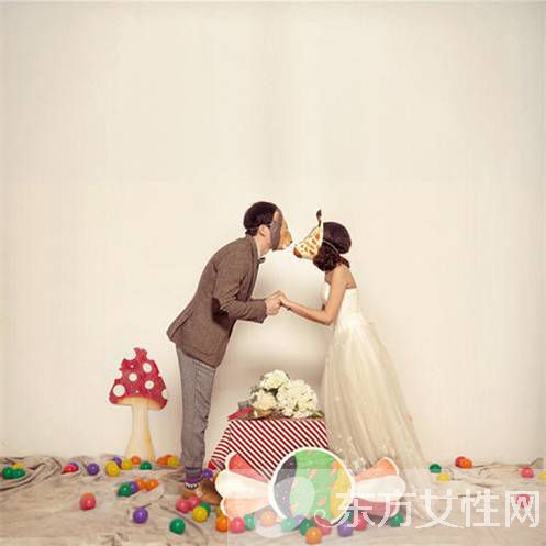 可爱童话风婚纱照赏析 婚纱礼服应该怎么选