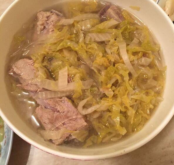 酸菜炖排骨是什么地方的菜 揭酸菜炖排骨做法