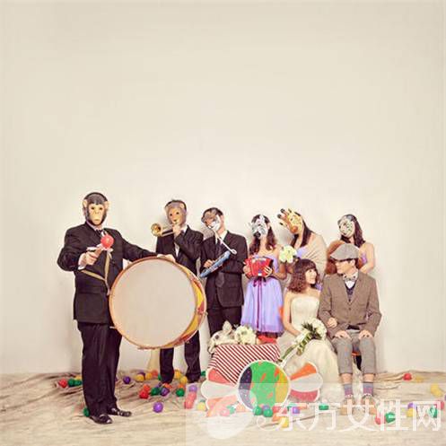 可爱童话风婚纱照赏析 婚纱礼服应该怎么选