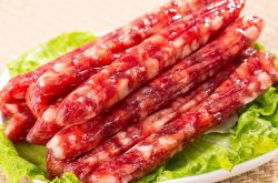 腊肠不一样的吃法 不但能这样吃还能那样