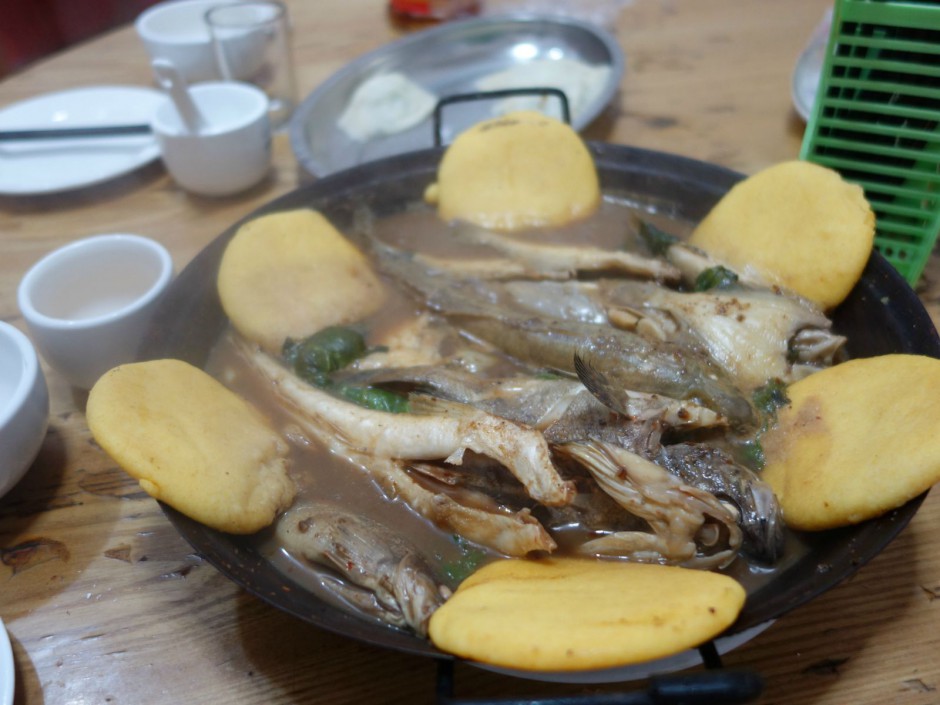 鱼锅饼子的家常做法 美味传天下