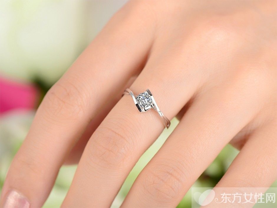 结婚戒指戴哪个手指 每个手指是有不同使命的哦