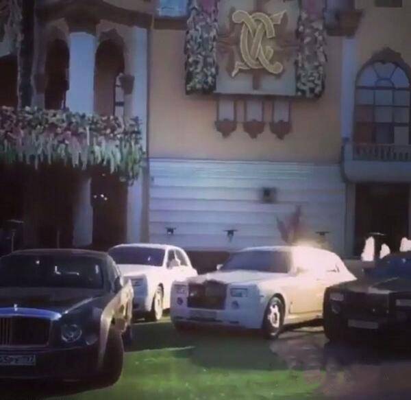 史上最 壕 婚礼现场曝光 新娘刚刚读大一