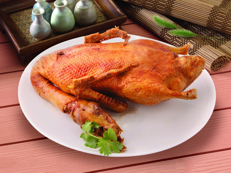 北京烤鸭家常做法大公开 吃法也要讲究