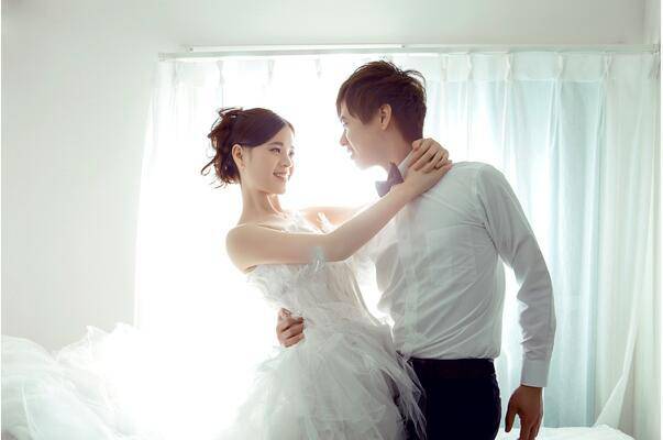 8款婚纱照创意造型 让你的婚纱照个性十足