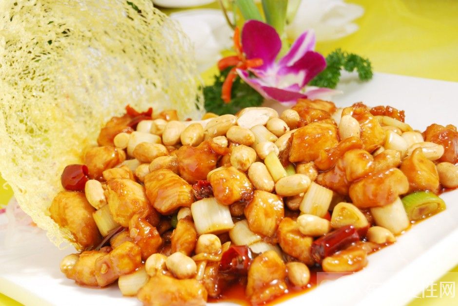 六大步骤轻松掌握美味佳肴宫保鸡丁的家常做法