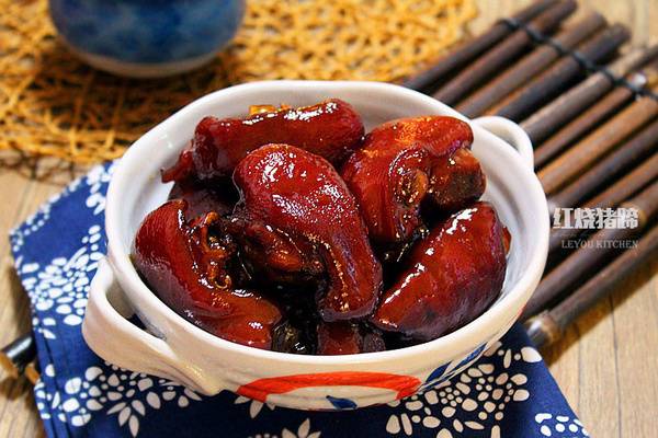 正宗红烧猪蹄做法 红亮软糯美味又营养