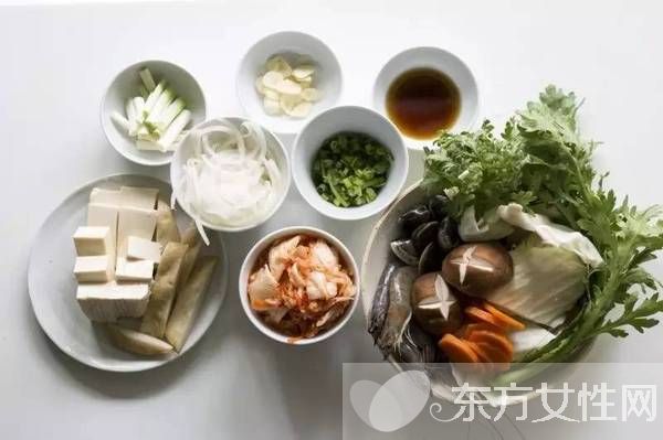 韩式泡菜海鲜锅 谁说不能一个人吃火锅