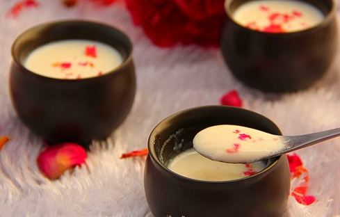 广东风味小吃姜撞奶的制作方法 简单易学益处多