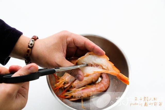 揭芝士焗大虾做法 芝士焗虾怎么做好吃