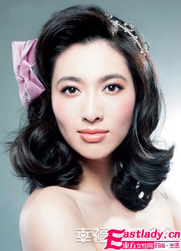 优雅新娘蝴蝶结发箍 被幸福包围着