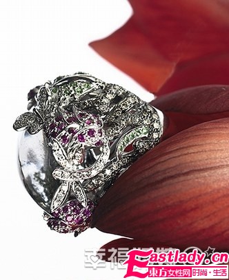 冬日花样美戒在新娘指尖绽放