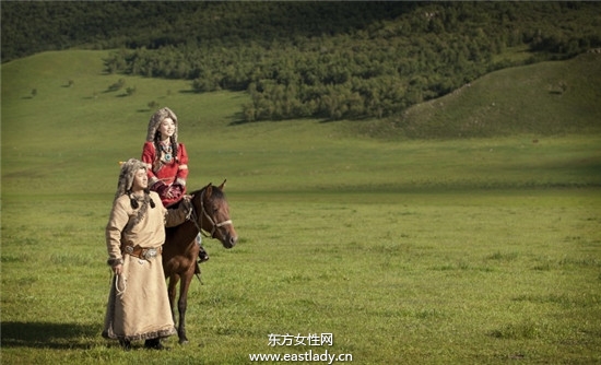 蒙古族婚纱照感受质朴的爱情