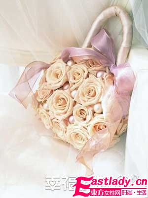 2010秋冬最新新娘手捧花搭配技巧