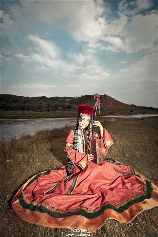 蒙古族婚纱照感受质朴的爱情