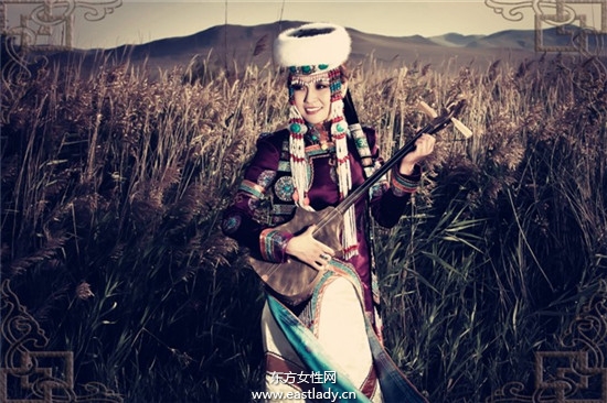 蒙古族婚纱照感受质朴的爱情