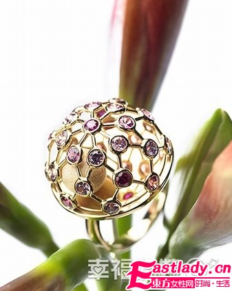 冬日花样美戒在新娘指尖绽放