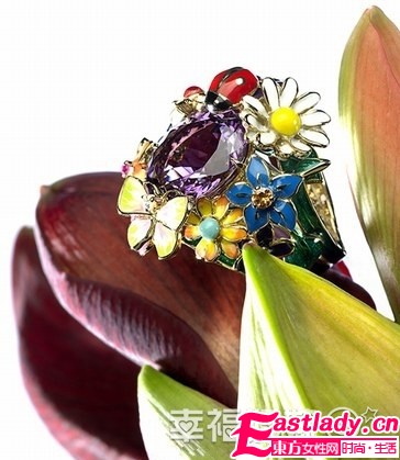 冬日花样美戒在新娘指尖绽放