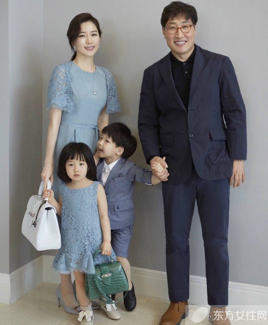 李英爱龙凤胎儿女近照曝光 韩裔美国丈夫家底惊人