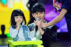 刘畅老婆吴子佳到底有多富 颜值爆表的一家子