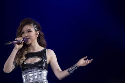 邓紫棋公开炮轰林宥嘉 曝邓紫棋林宥嘉分手内幕