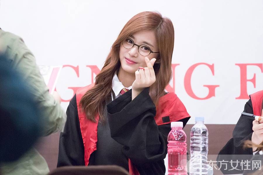 周子瑜事件是怎么回事 周子瑜家庭背景个人资料