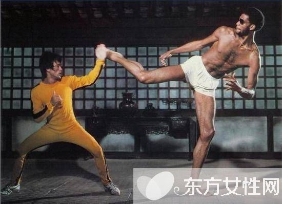 功夫明星李小龙是怎么死的 真相居然是这个样子