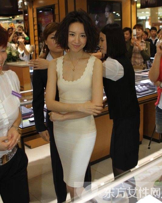 董洁浓妆黄牙变大妈近况堪忧 揭与王大治分手内幕