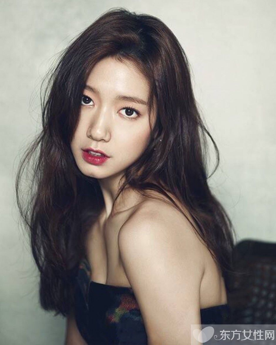 李弘基女友是朴信惠 两人互动频繁关系非同一般