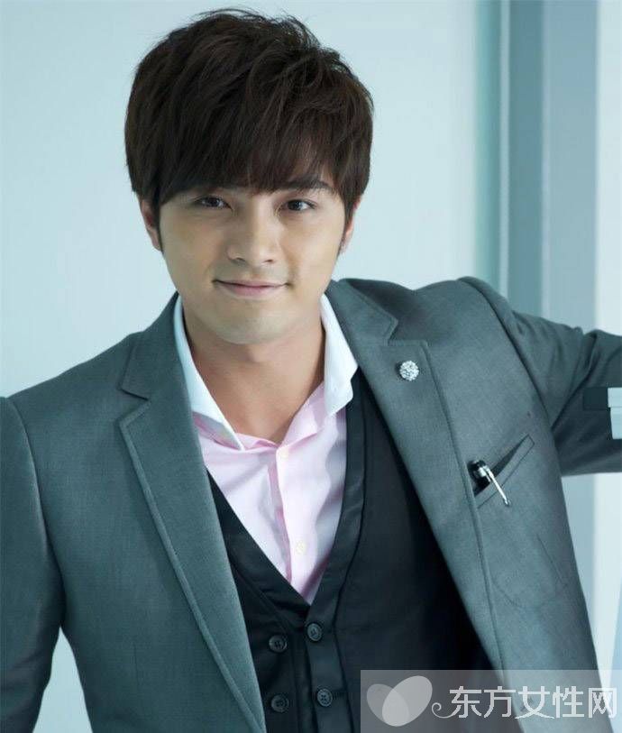 贺军翔女友背景资料曝光 揭贺军翔为何抛弃机车女