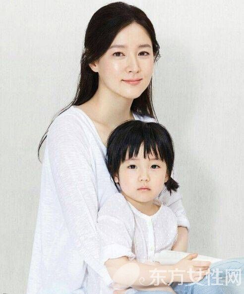 李英爱龙凤胎儿女近照曝光 韩裔美国丈夫家底惊人