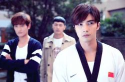 贺军翔女友背景资料曝光 揭贺军翔为何抛弃机车女