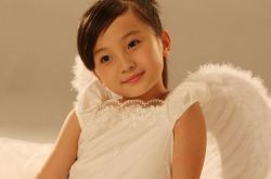 林妙可家庭背景个人资料 晒比基尼照露深沟