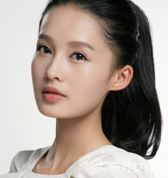 李沁老公家庭背景太惊人 李沁整容前照片遭曝光